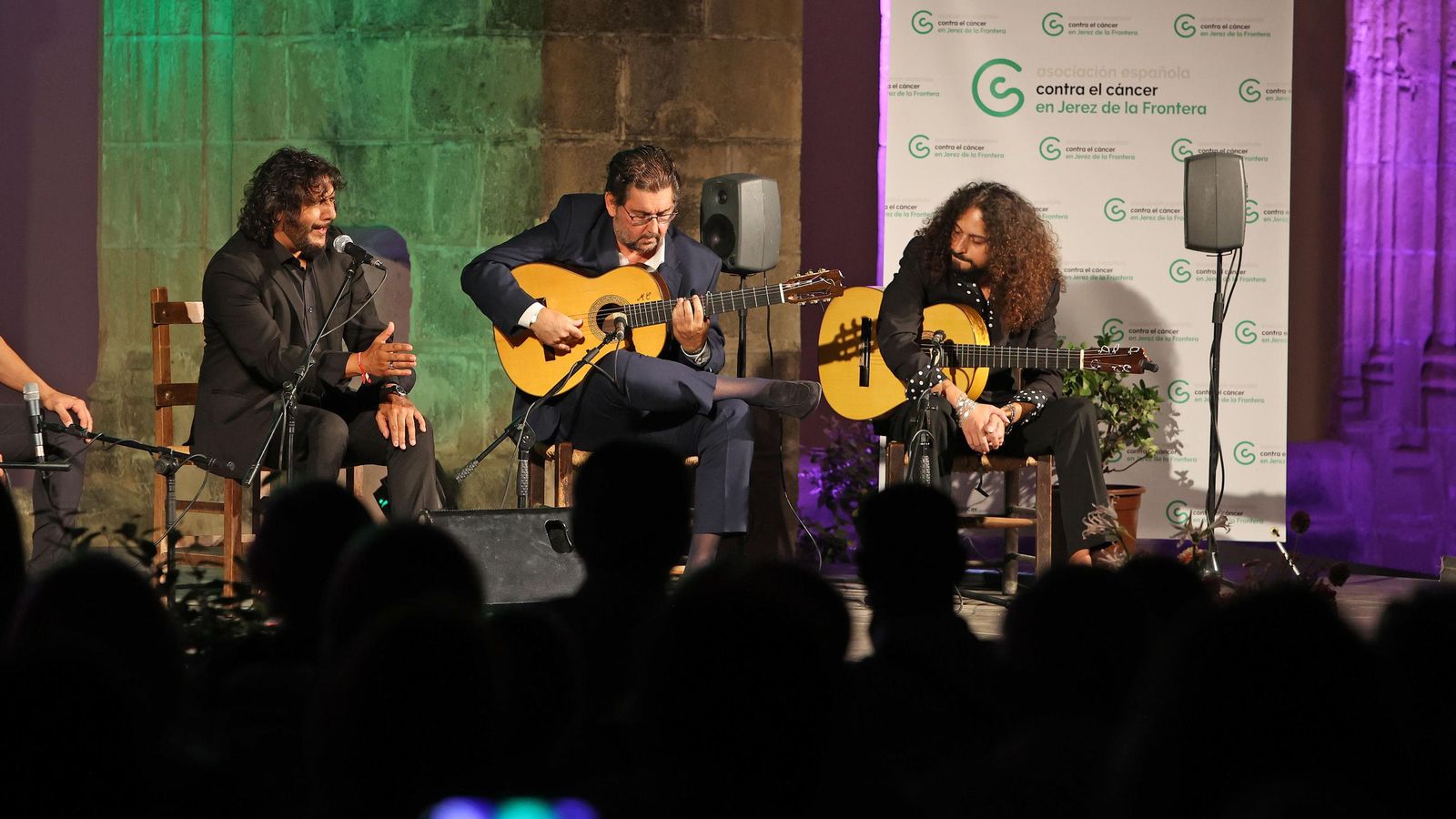 Antonio Reyes al cante y Antonio Higero al toque, en un momento del recital