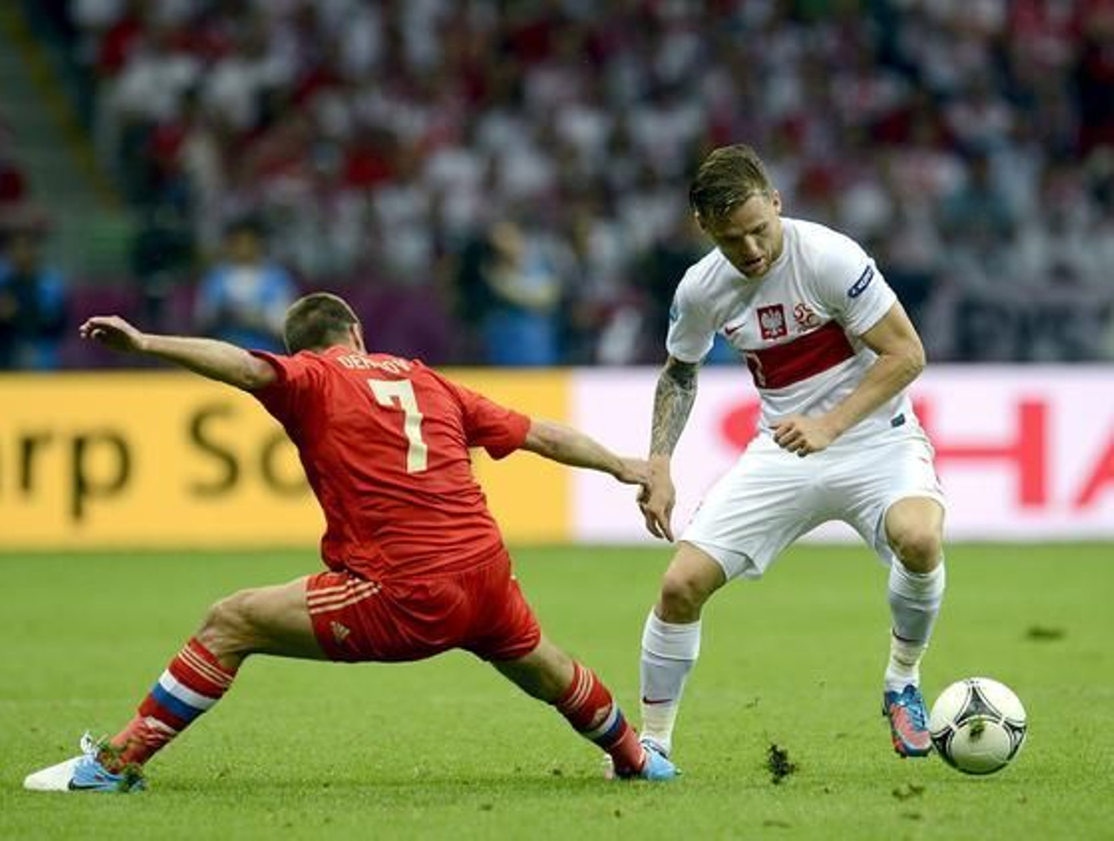 Polonia y Rusia empatan 1-1 en un partido loco en el que cualquiera pudo ganar.

Foto: EFE