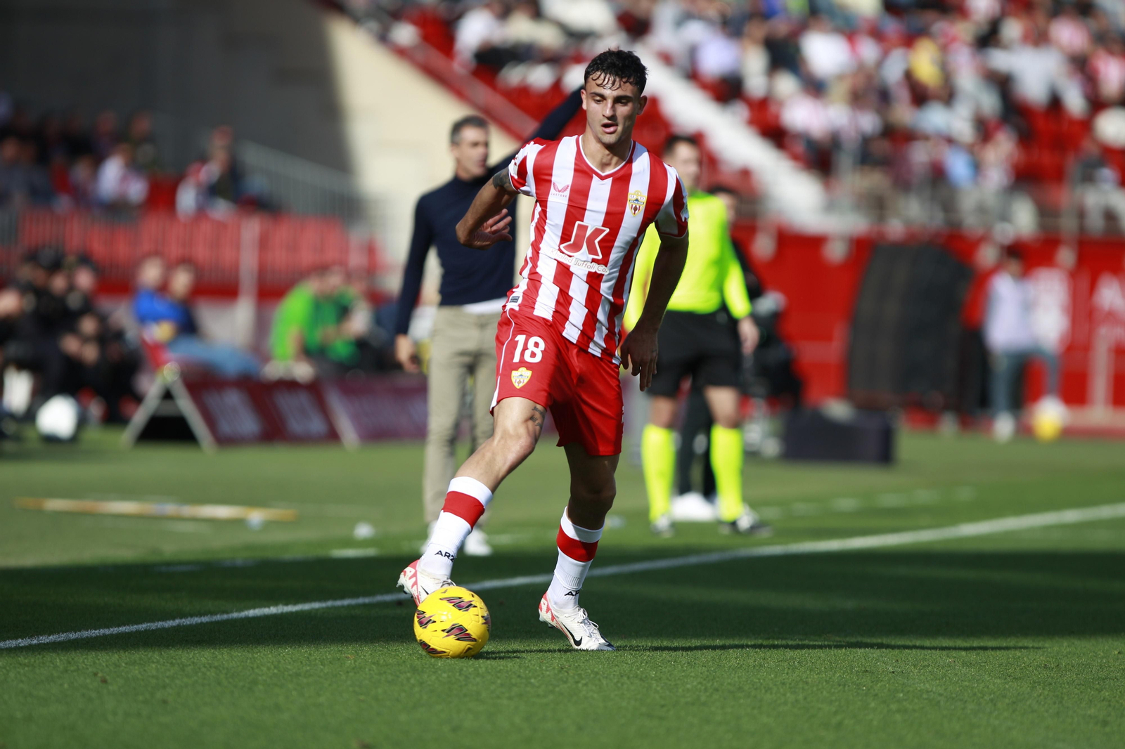 Las mejores imágenes del partido de fútbol U.D. Almería-Girona F.C.