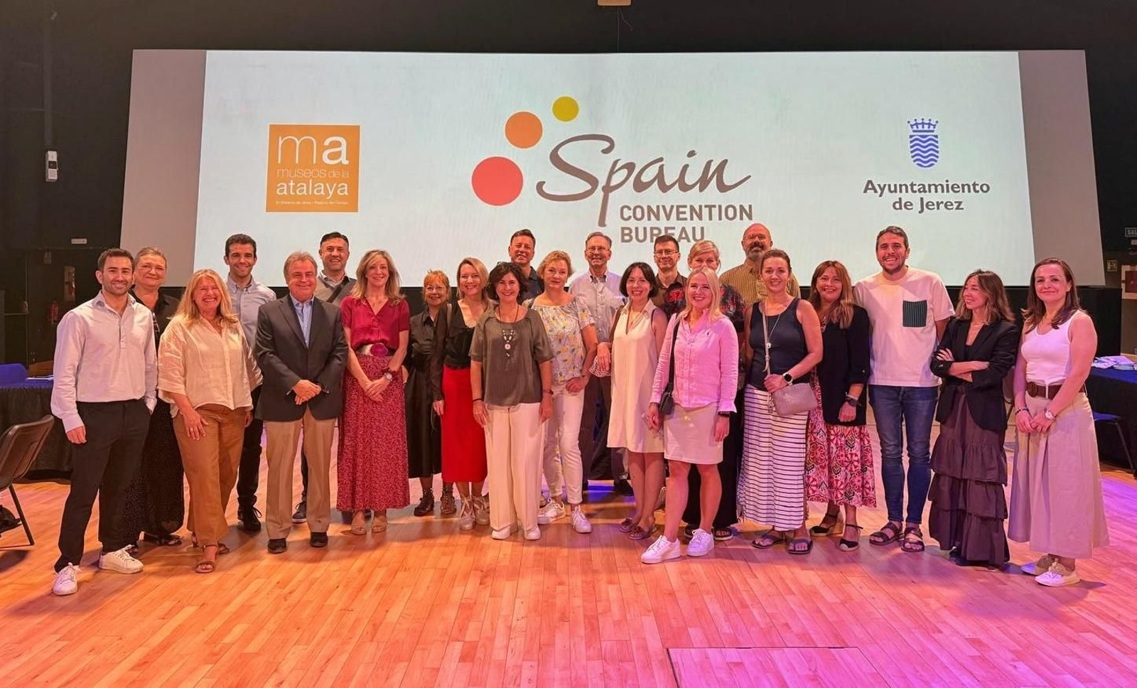 Antonio Real, con los asistentes.