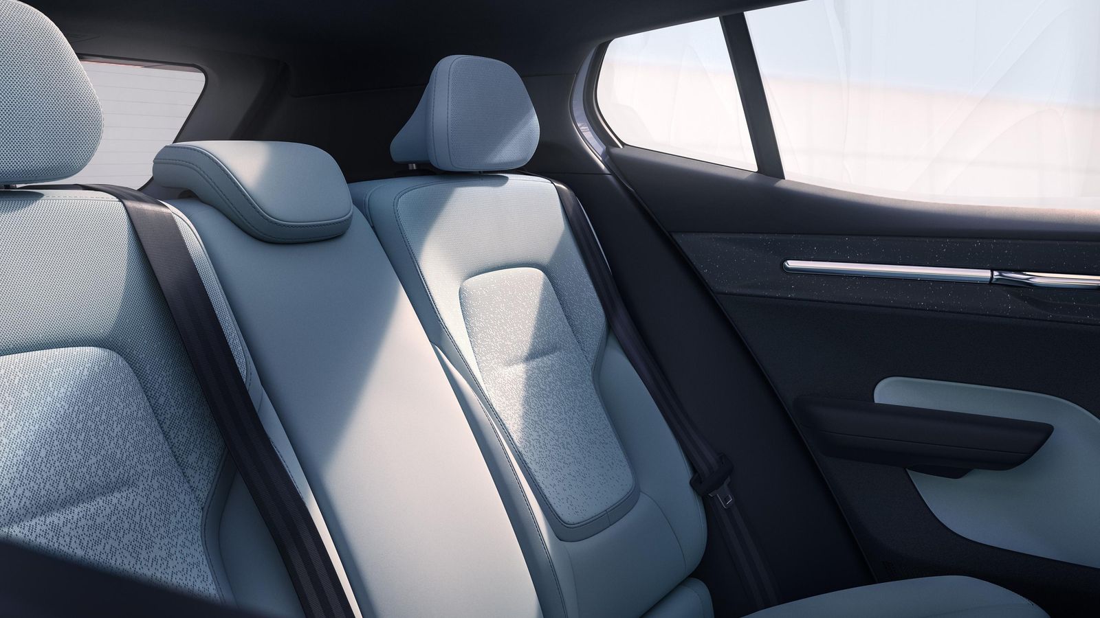 Es el espacio longitudinal el principal factor que limita que podamos señalar al EX30 como un SUV amplio.