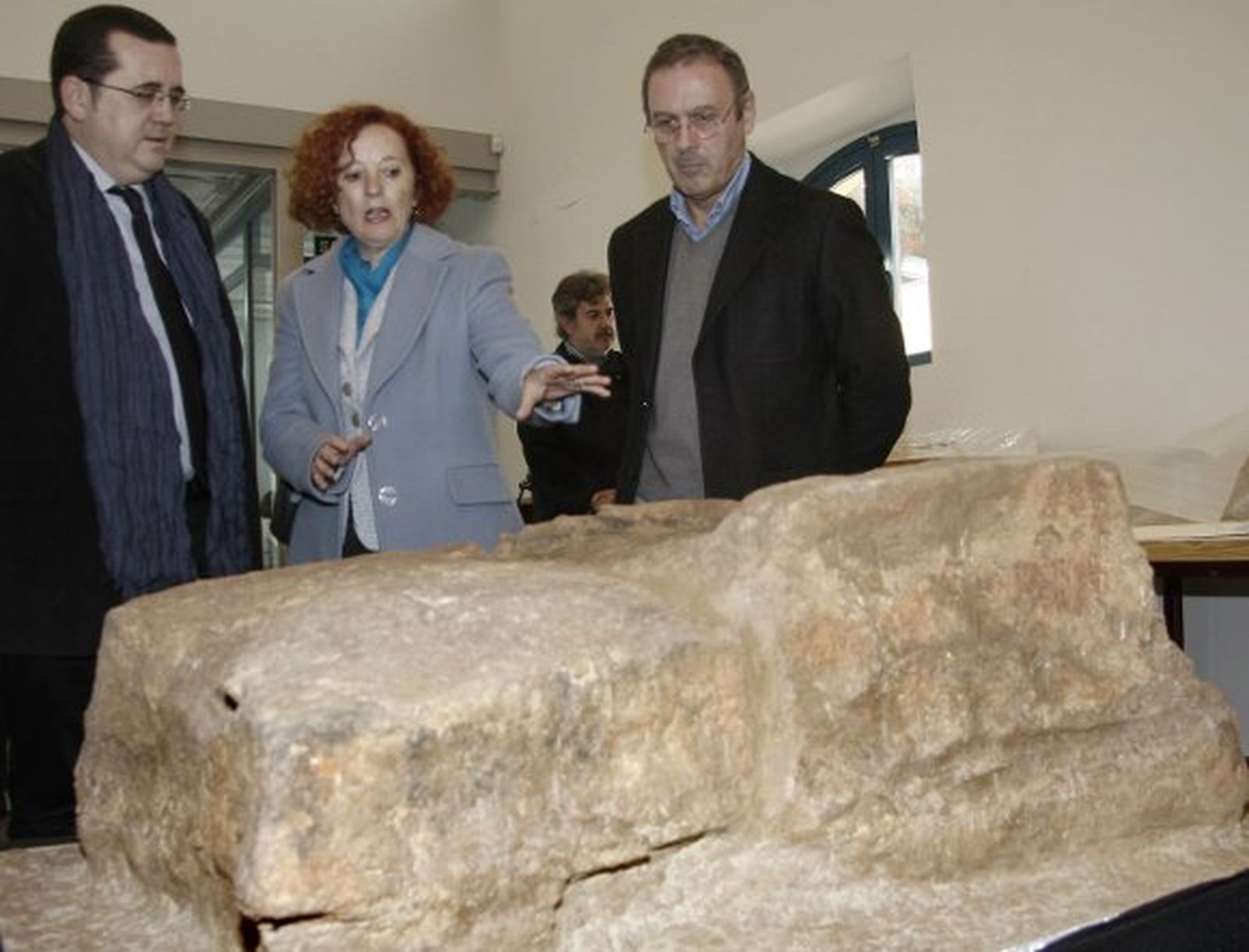 Cultura ordena demoler la conserjería de un colegio de Coria cercano al yacimiento del altar fenicio