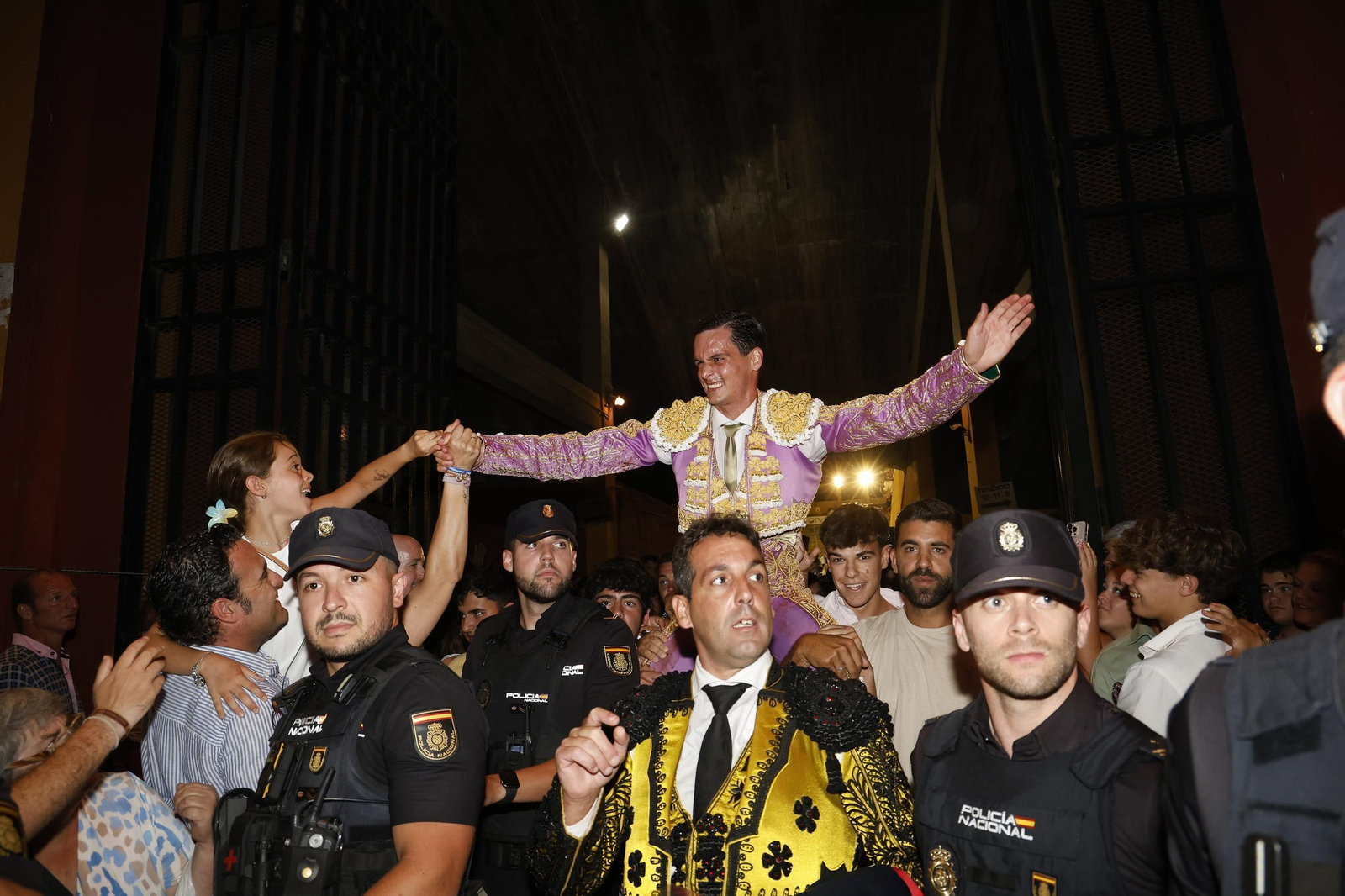 Fotos de Perera, Luque y Galván con toros de Fuente Ymbro en la primera corrida de la Feria de Algeciras 2025