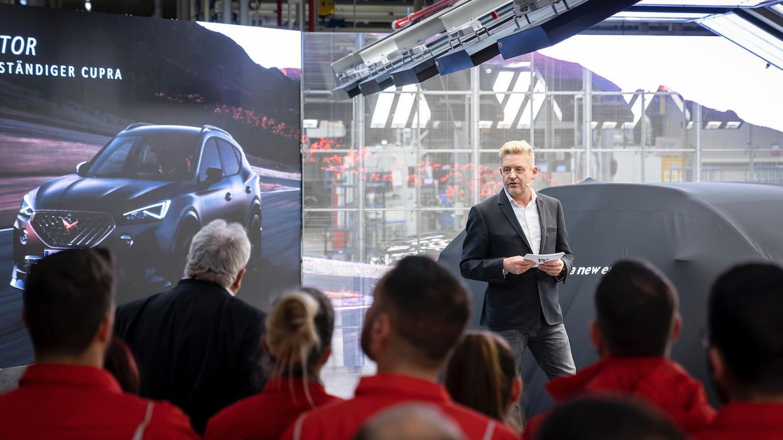 Wayne Griffiths hizo la presentación del nuevo modelo de Cupra a los trabajadores que lo producirán a partir de 2024.
