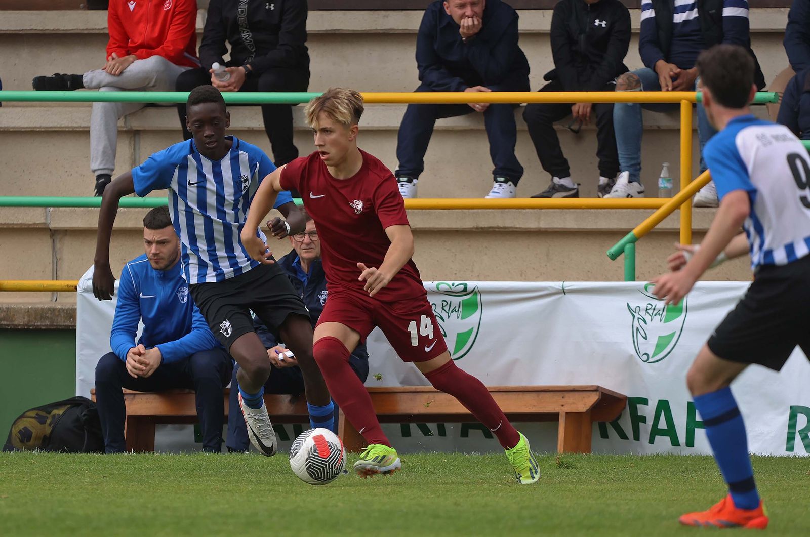 Imágenes de las finales de la Copa Andalucía infantil y cadete de fútbol en Los Barrios