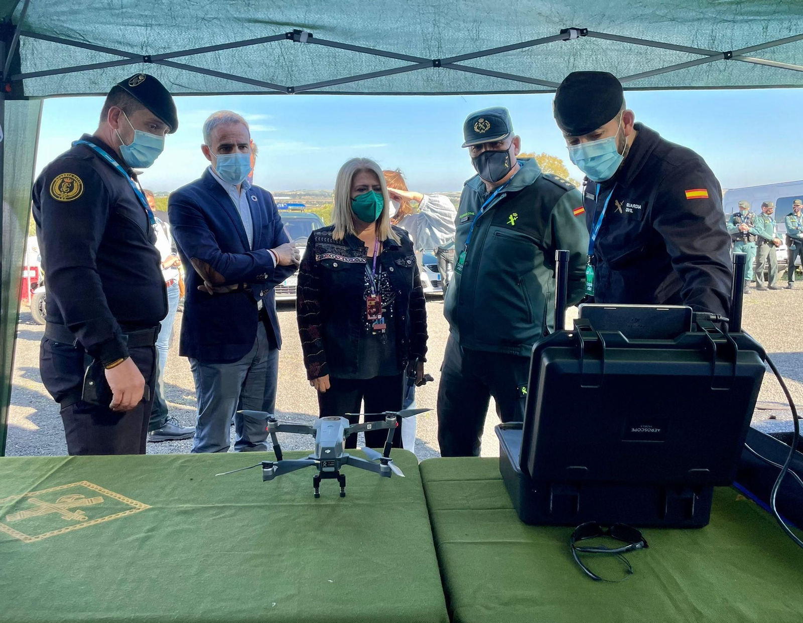 José Pacheco y Mamen Sánchez, durante la visita al Cecor.