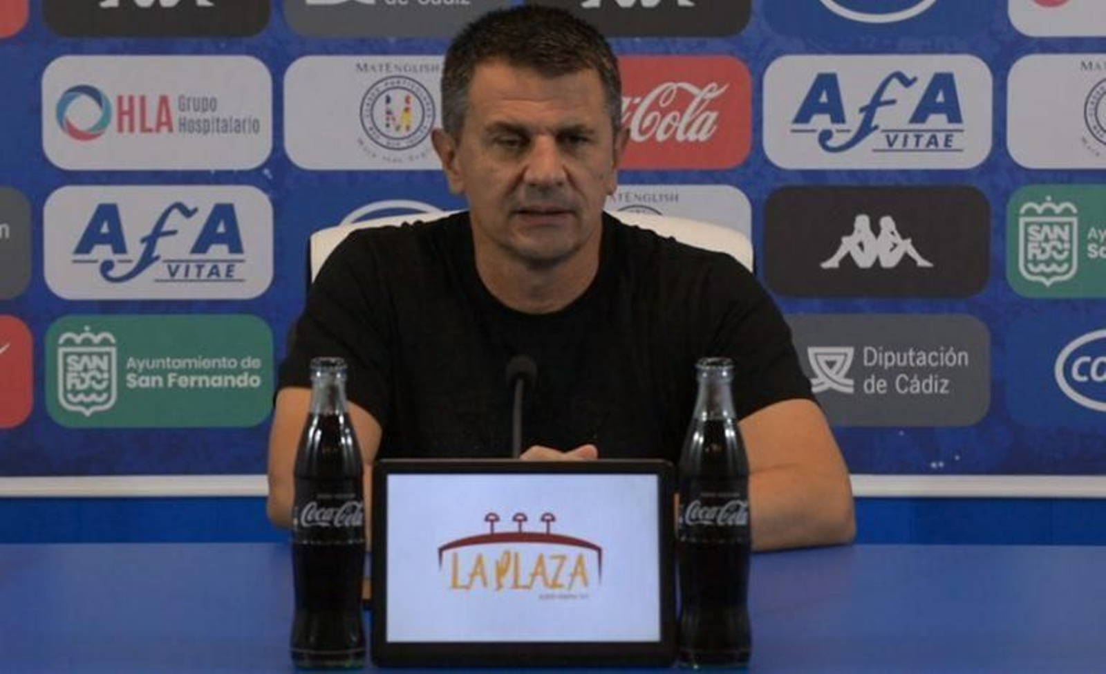 Jovan Stankovic, entrenador del San Fernando, durante una rueda de prensa