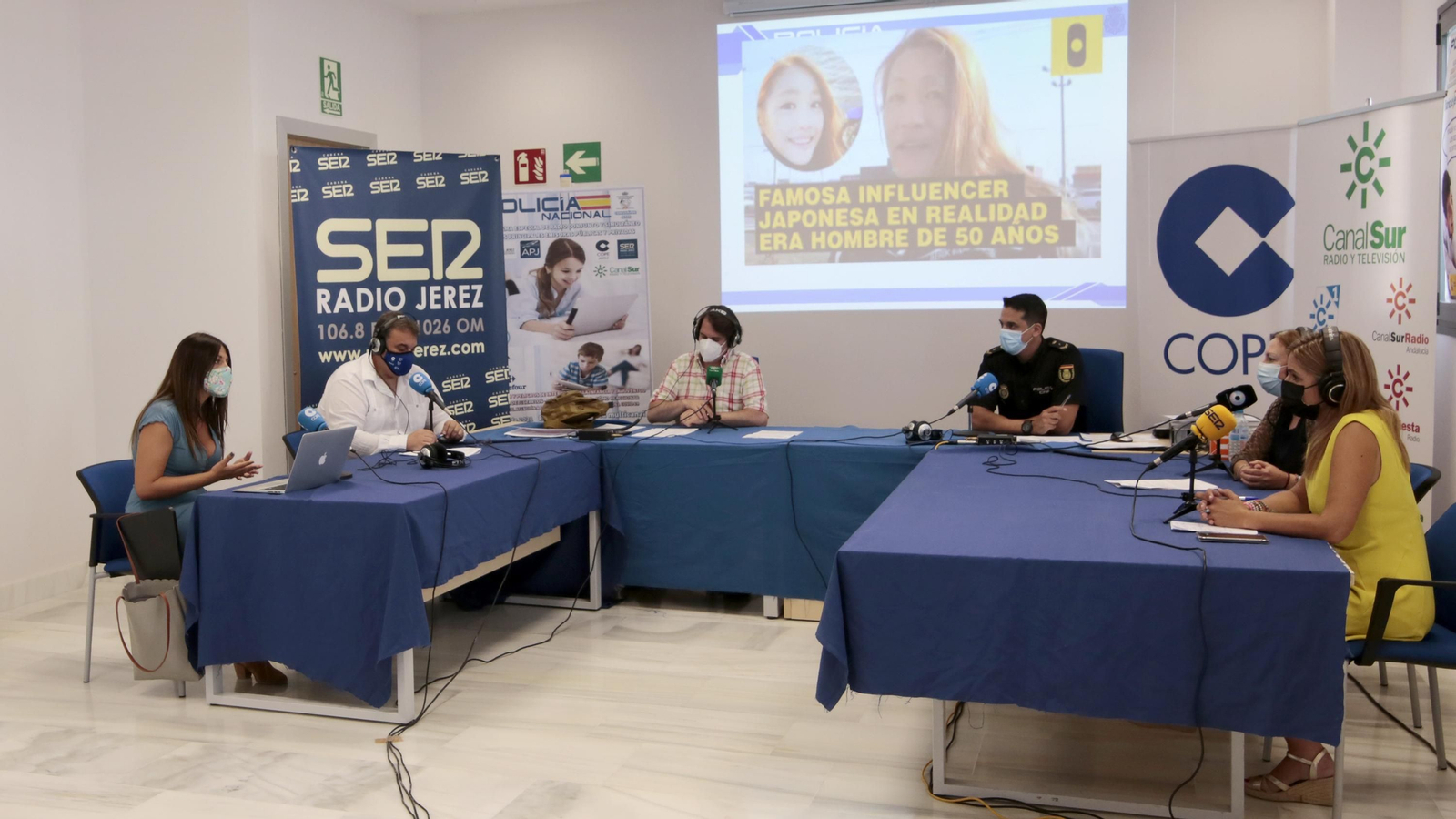 Premios del concurso escolar de infografías sobre riesgos de internet de Diario de Jerez y Policia Nacional