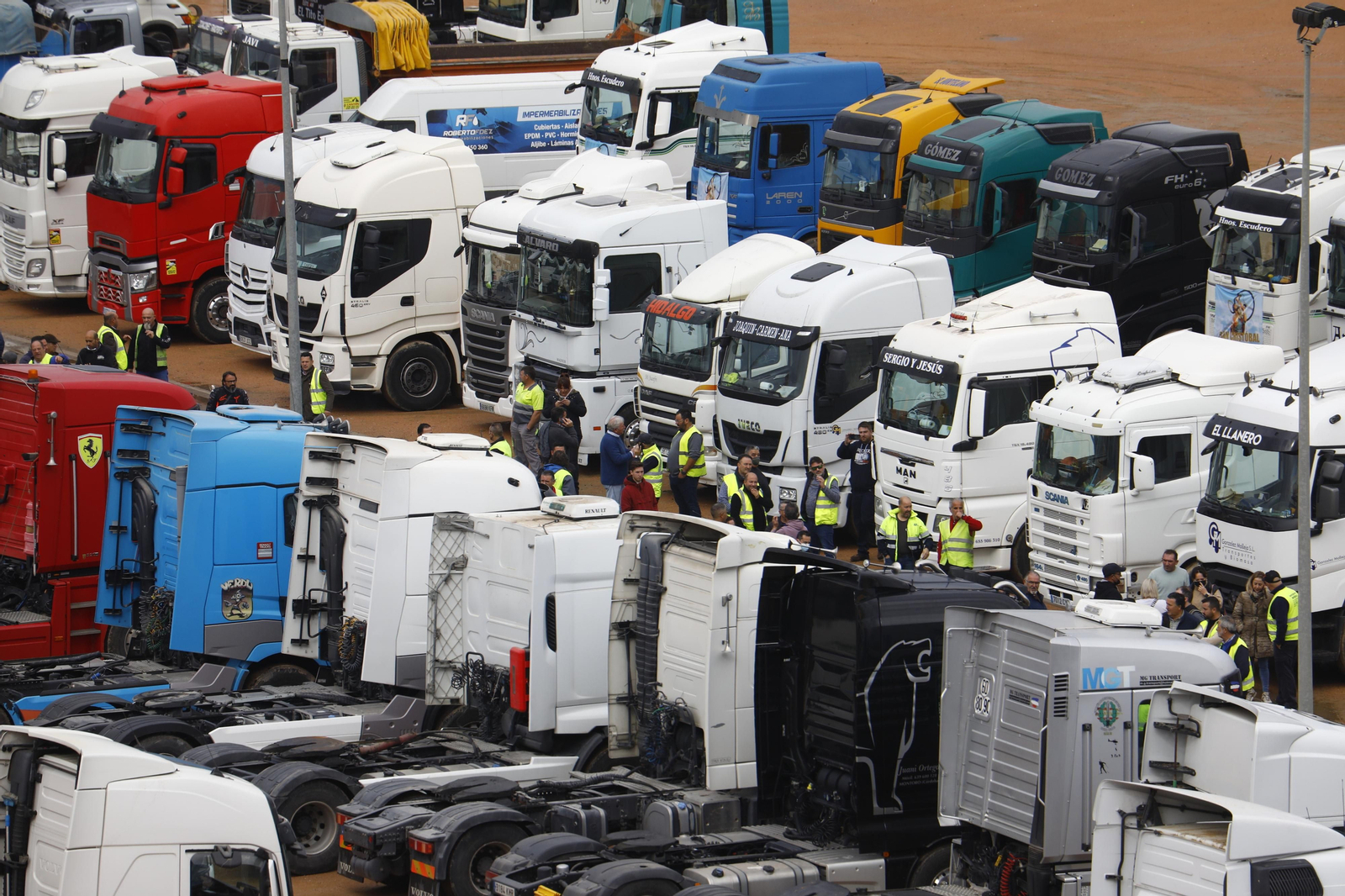 Cientos de camiones se concentran en Córdoba: las imágenes de una protesta multitudinaria