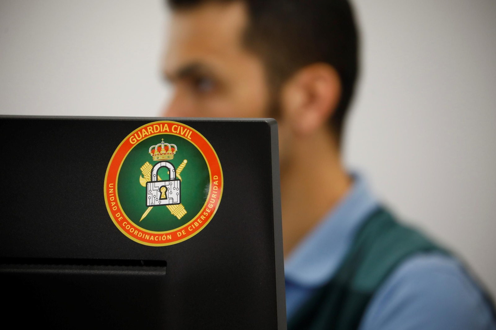 Un agente de la Unidad de Coordinación de Ciberseguridad de Córdoba.