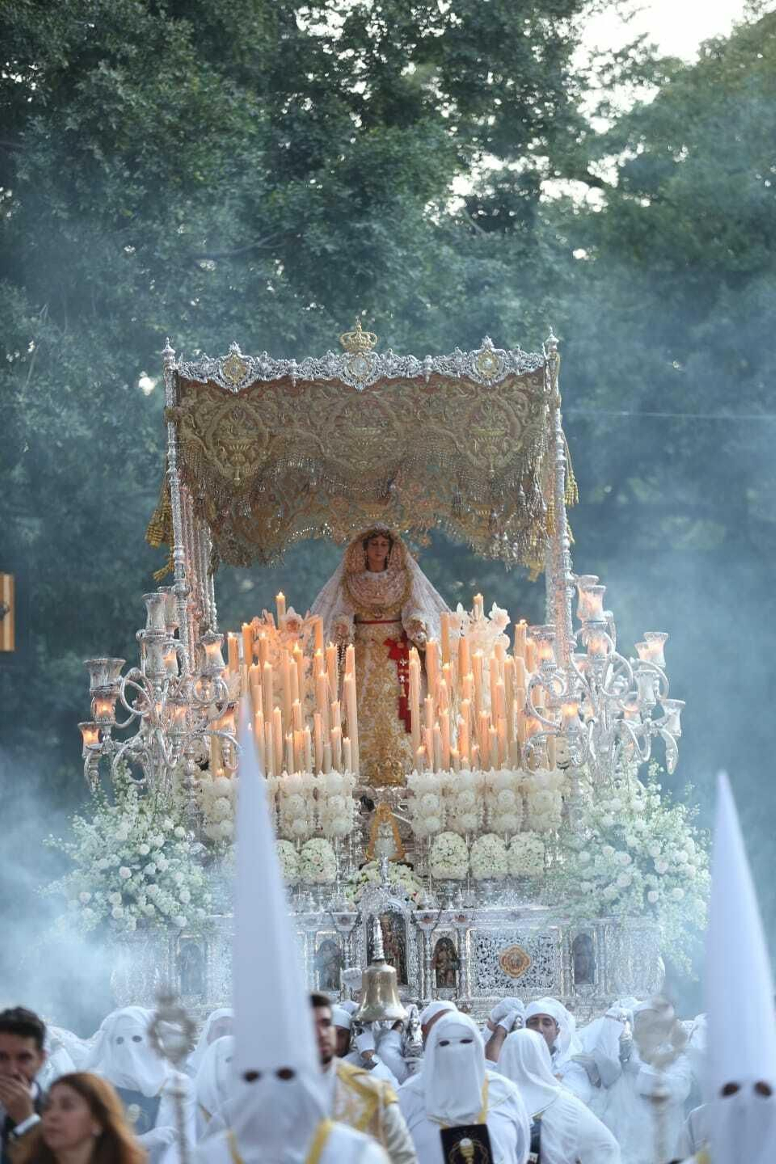 Las fotos del Rocío en el Martes Santo en Málaga Las fotos del Rocío en el Martes Santo en Málaga
