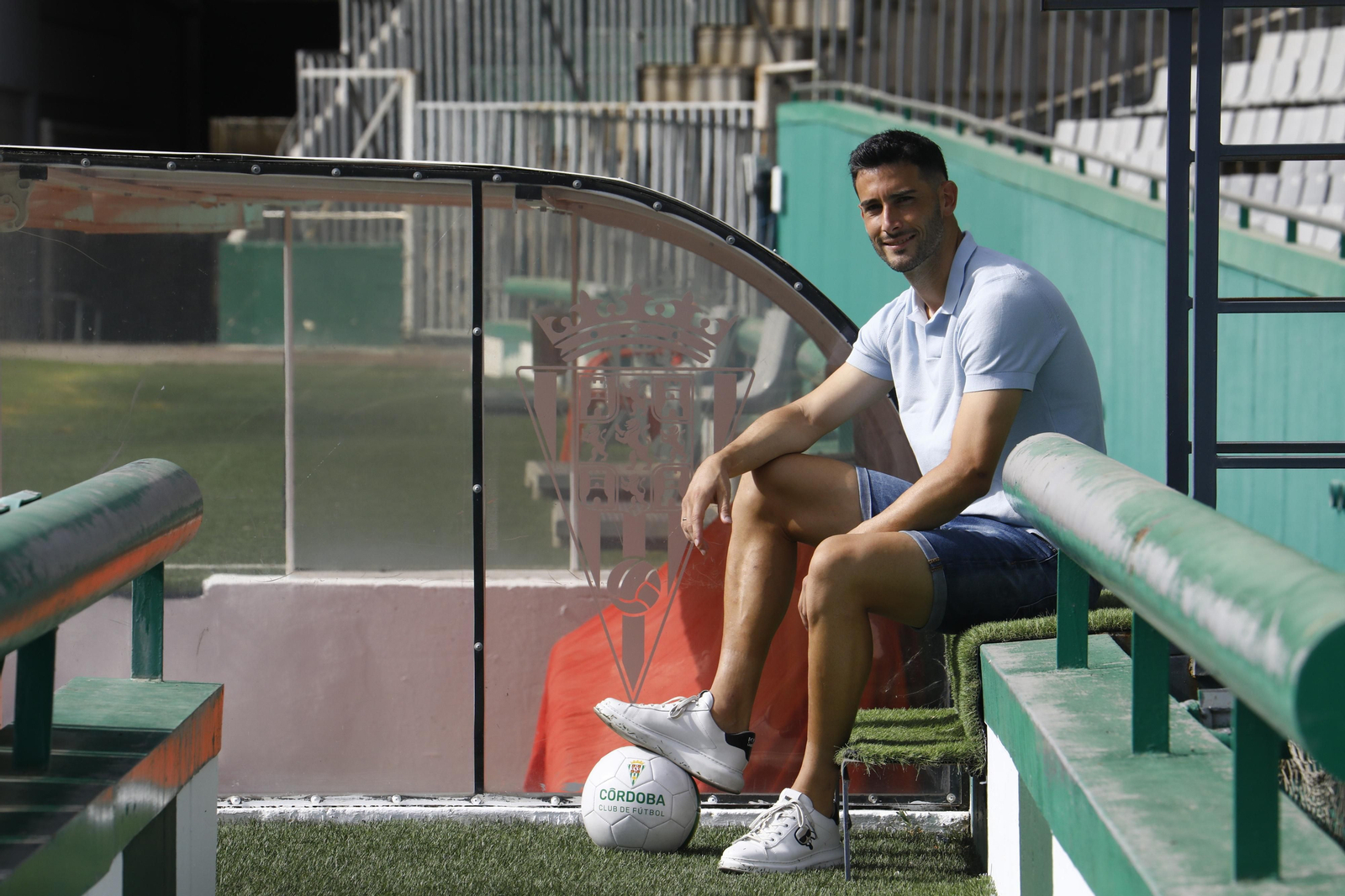 Las mejores fotos de la presentación de Carlos Albarrán con el Córdoba CF