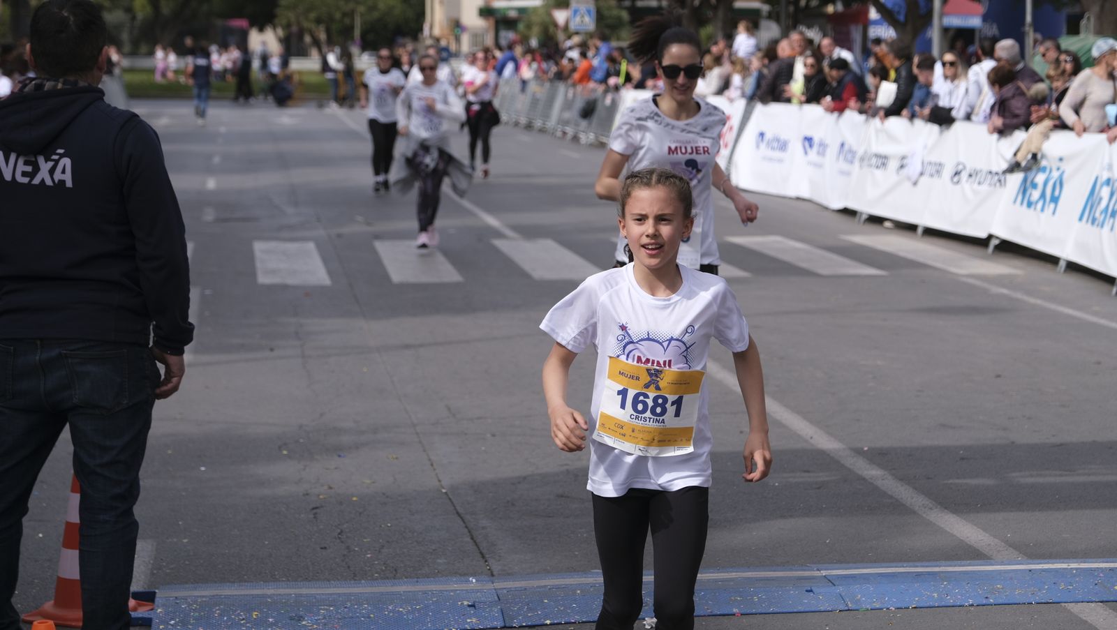 Imágenes de la Carrera de la Mujer 2023 en Almería
