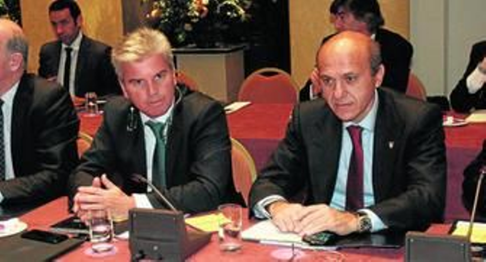 Miguel Guillén y José María del Nido se ubicaron juntos en la reunión de ayer de la LFP en el hotel Ayre de Sevilla.