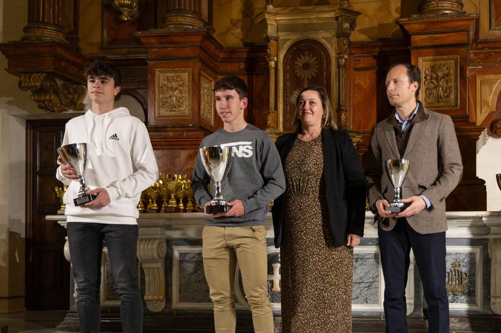 La entrega de premios de los Circuitos Provinciales de Carreras por Montaña y de Triatlón de menores, en imágenes