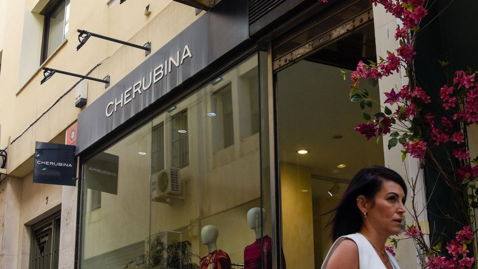Cherubina ha visto desfilar sus creaciones ante la realeza europea.