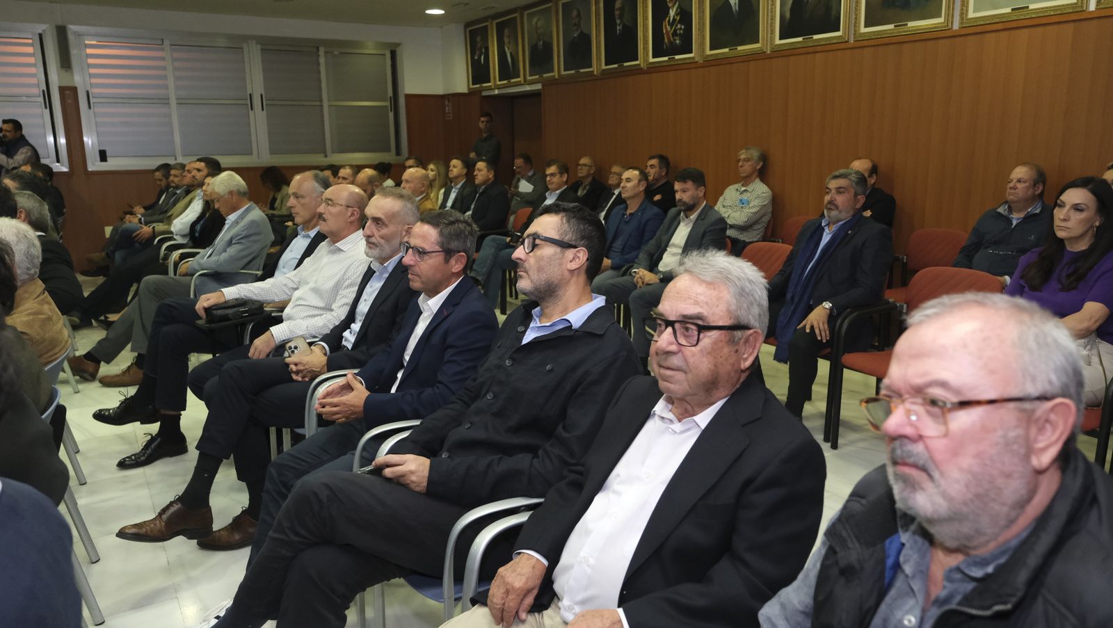 Imágenes de la conferencia de Alfonso Guerra en el Foro Empresarial de Asempal, en Almería