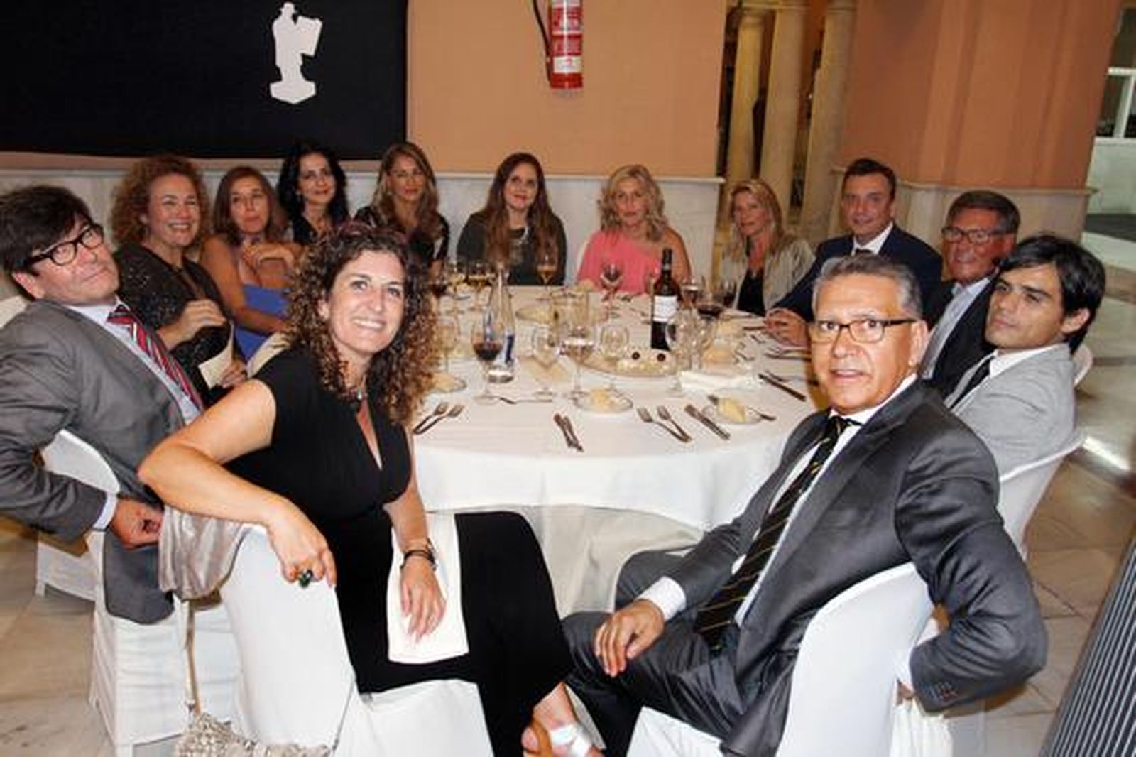 Lola Pelayo, Andrés Espuelas, Yolanda Pelayo, Puri González, Ana Vives Casas, Guadalupe de Toro Cruz, Cristina Lázaro, Rocío Mellado, Miriam López González, Emilio Ponce, Pelayo Bentavol Serrano, José Carlos Galván Blanco y Ángel Miranda.

Foto: Alberto Dominguez / Josue Correa / Canterla