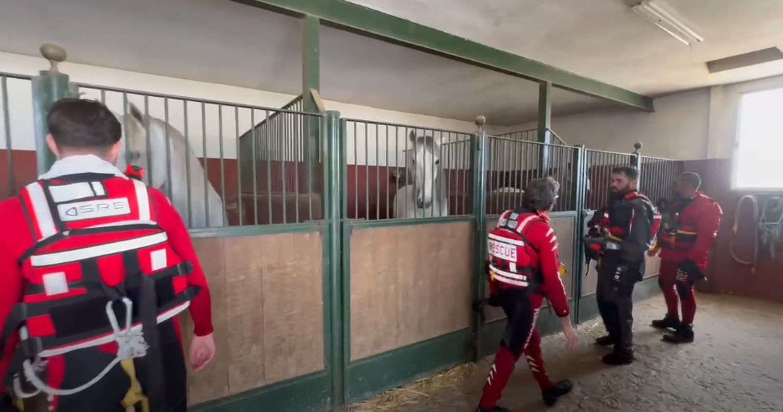 La Cruz Roja auxilia a una cuadra aislada