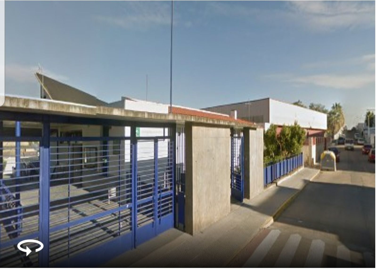 Fachada del IES La Campiña.