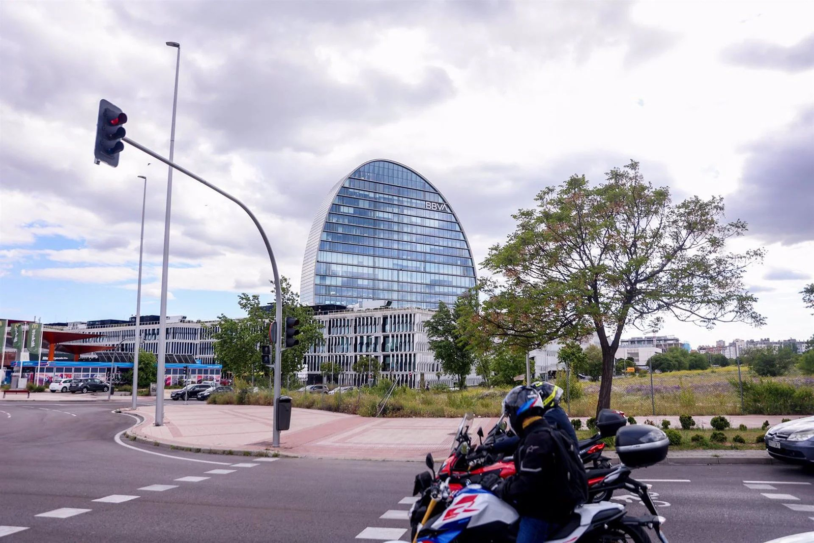 Exterior de las instalaciones de BBVA en Madrid. Exterior de las instalaciones de BBVA en Madrid.