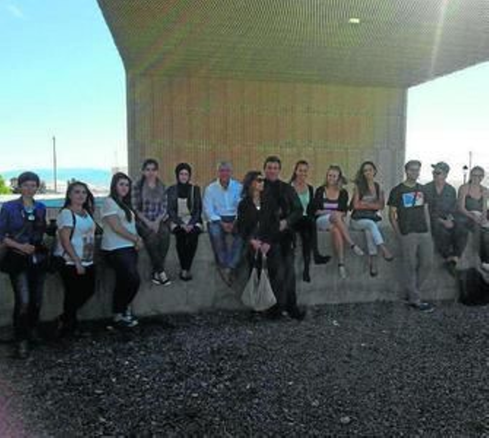 Los estudiantes durante su visita a la Villa de Níjar.