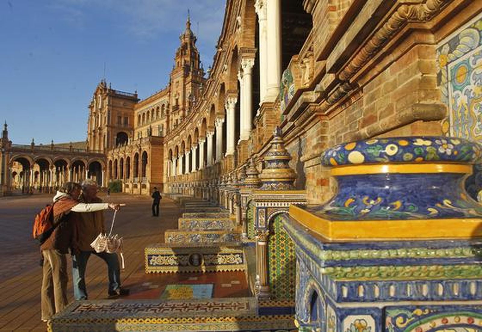 Estado de la Plaza España tras un mes de su inauguración. 

Foto: Antonio Pizarro