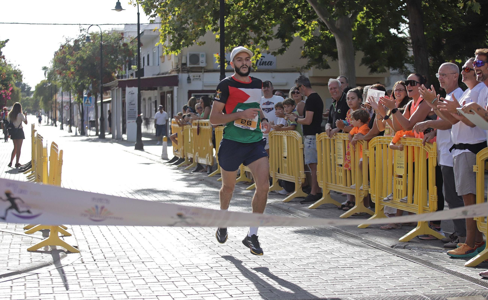 Búscate en las fotos de la VII carrera solidaria Por una Sonrisa en Palmones