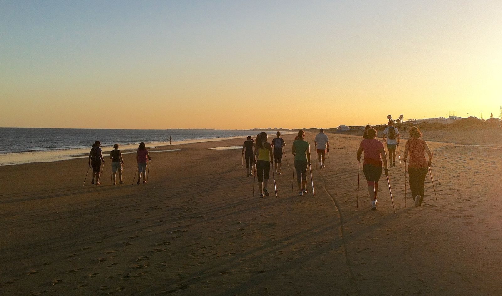 Iníciate en el "Nordic Walking" en un entorno privilegiado de Huelva