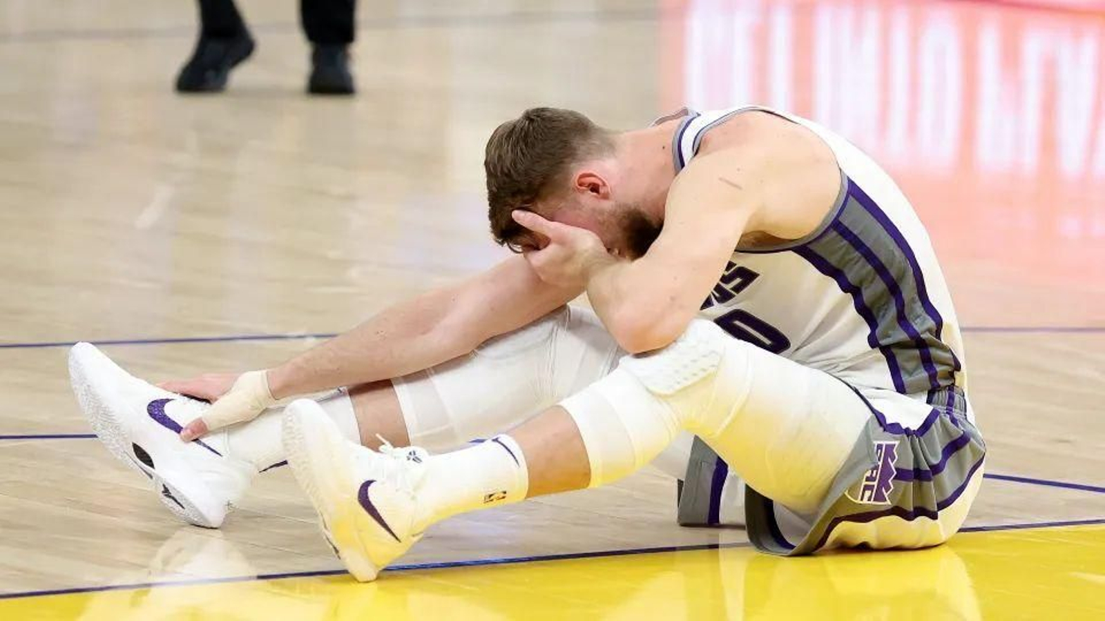 Domantas Sabonis recibió un golpe