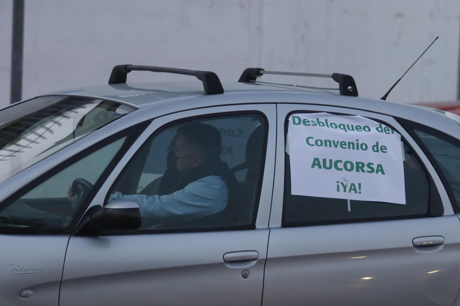La caravana de protesta de la plantilla de Aucorsa, en fotografías