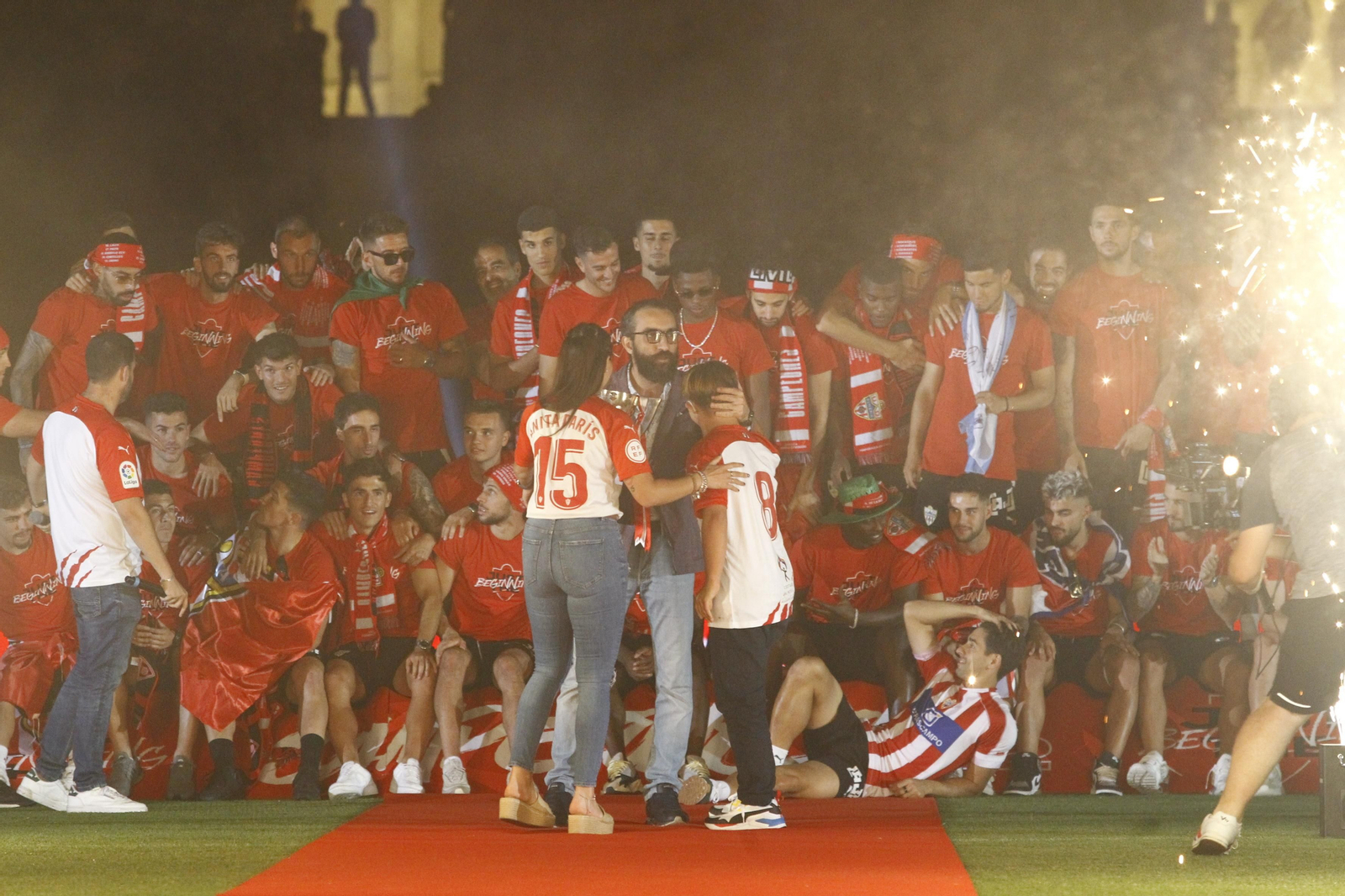 Las imágenes de la fiesta del ascenso de la U.D. Almería en el Estadio Mediterráneo.