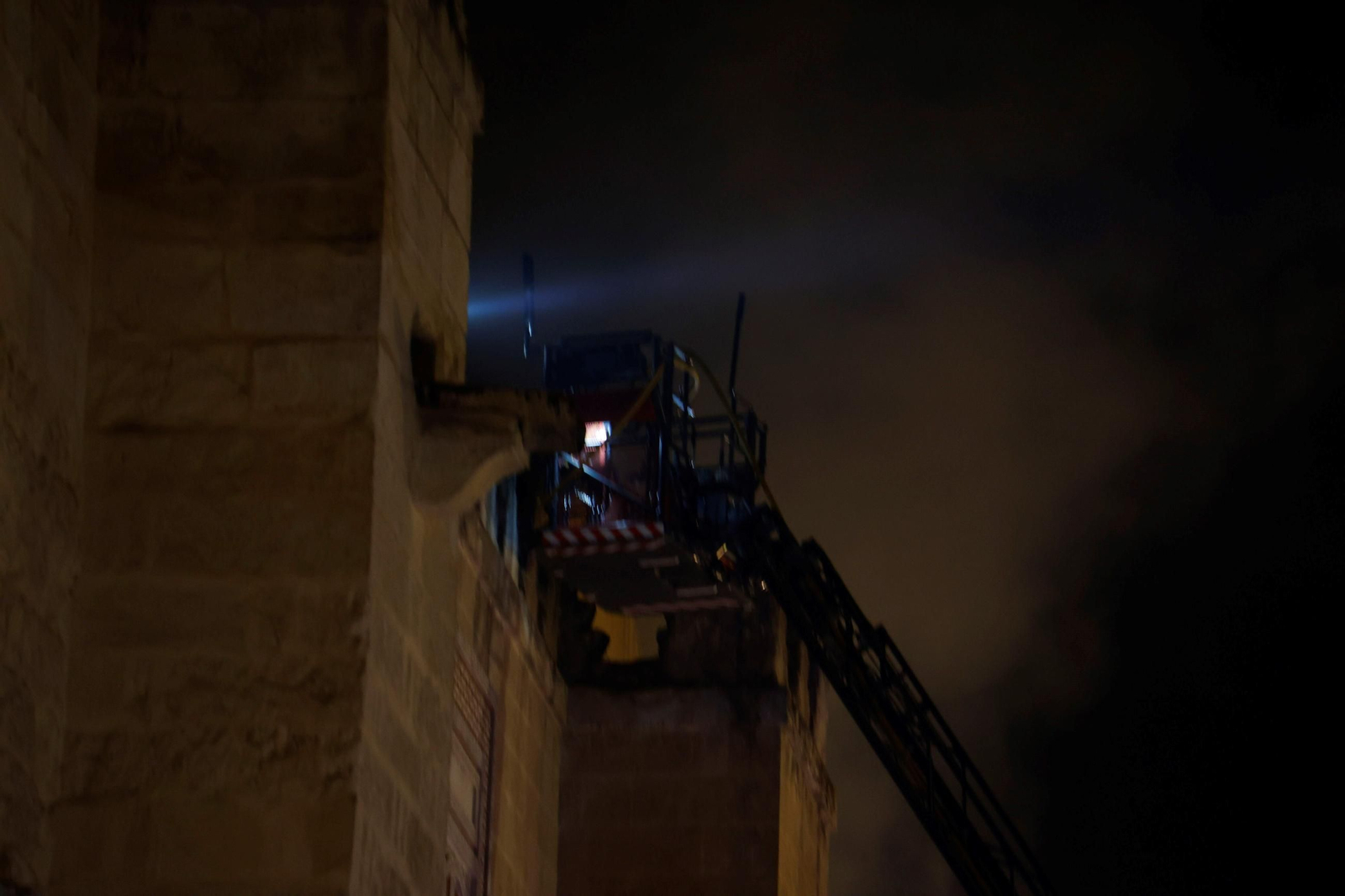 Las fotos del incendio en la Mezquita-Catedral de Córdoba