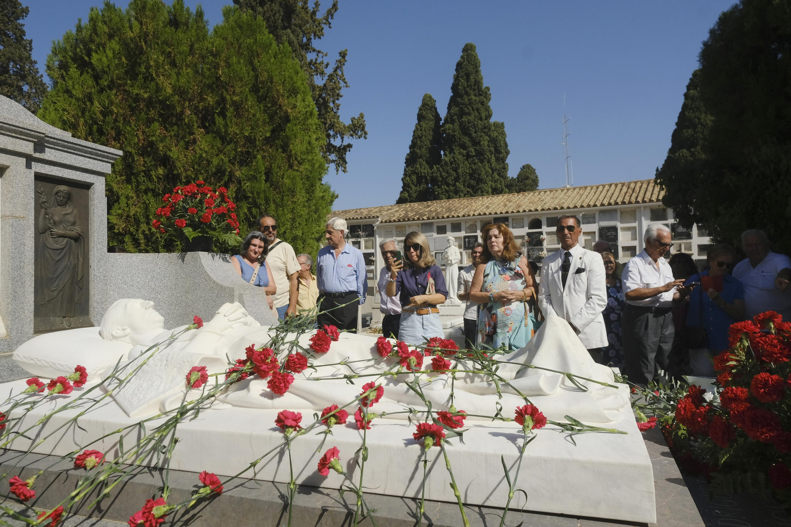 Córdoba recuerda a Manolete en el 75 aniversario de su muerte, en imágenes