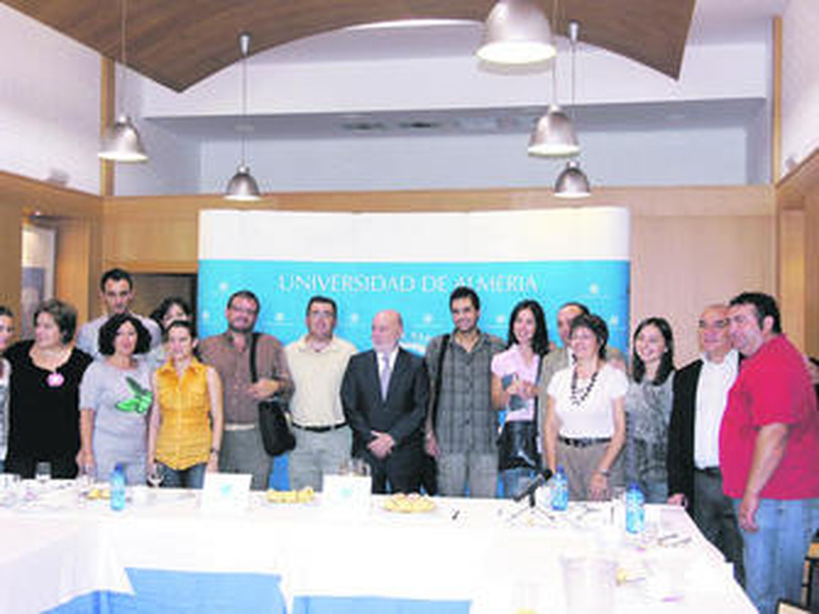 Los periodistas se reunieron con el rector antes del inicio oficial del curso académico.