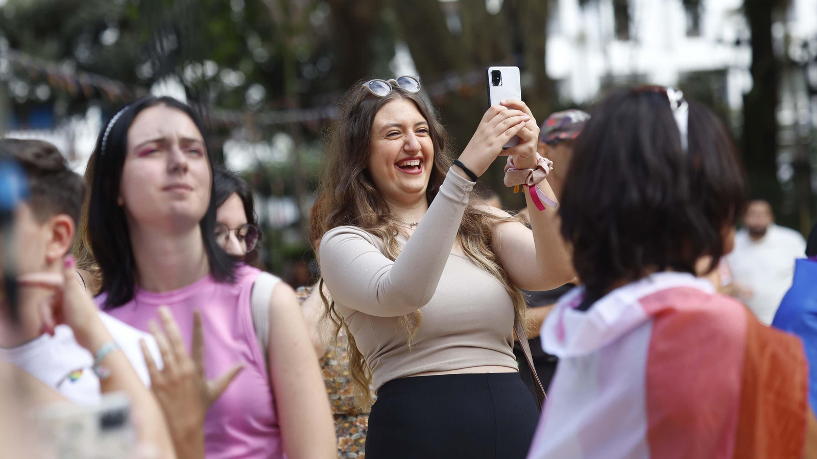 Las fotos de la fiesta del Orgullo LGTBI en el Parque María Cristina en Algeciras