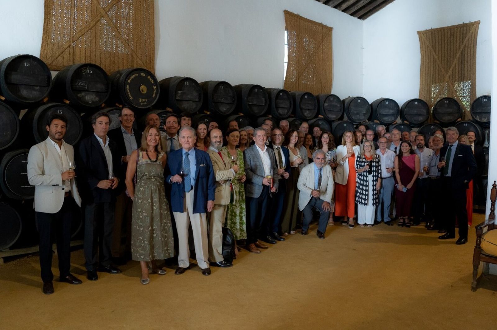 Foto de familia de los asistentes a la asamblea general de Fedejerez.