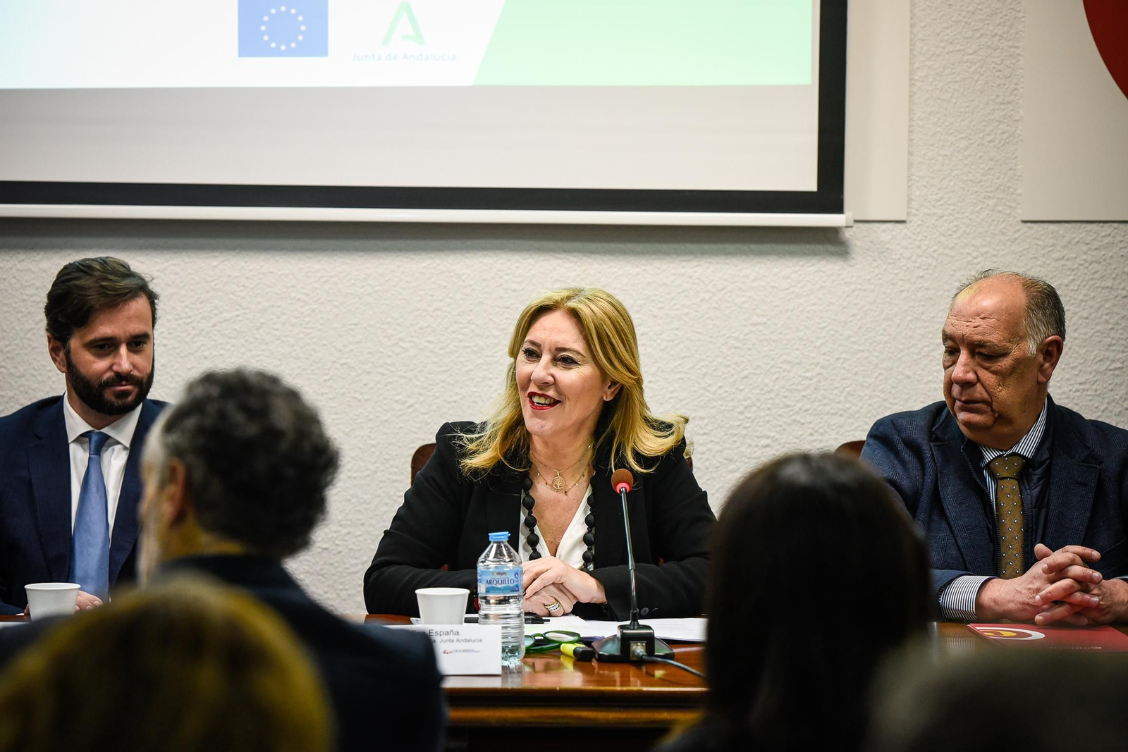 Imágenes de la presentación de la Consejera de Economía de los Fondos Europeos a los empresarios onubenses
