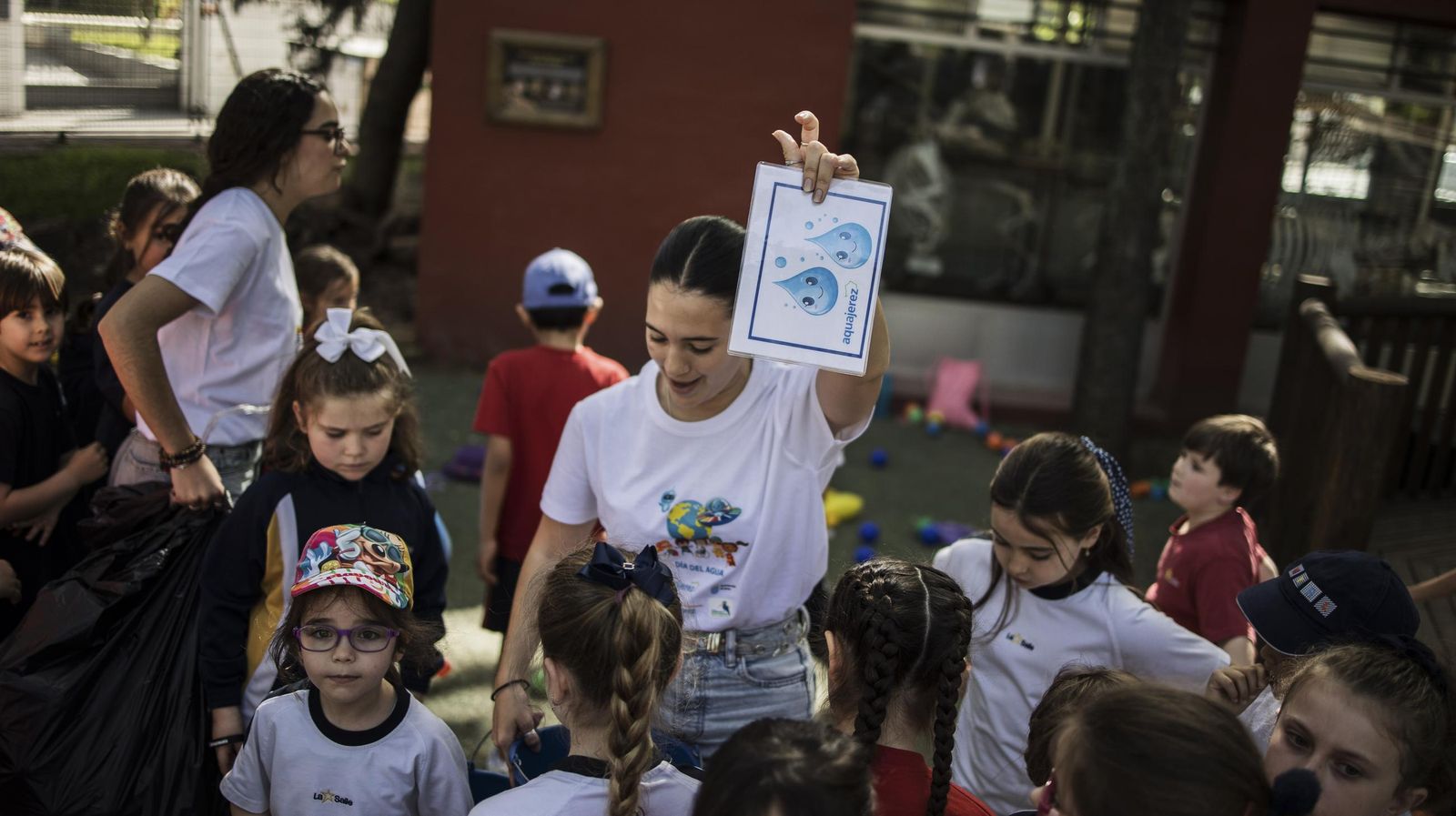 Escolares de Jerez celebran el Día Mundial del Agua en el Zoo