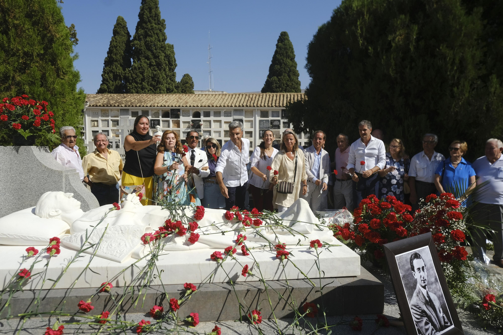 Córdoba recuerda a Manolete en el 75 aniversario de su muerte, en imágenes