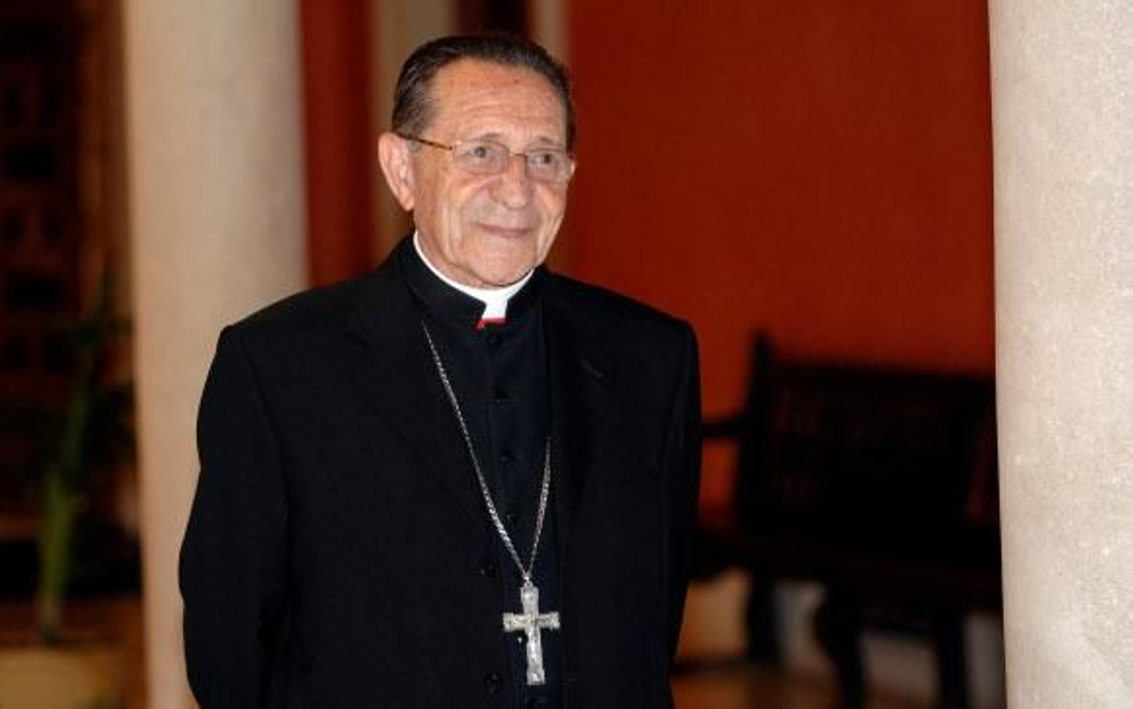 "Asocian el Vaticano con escándalos y traiciones"