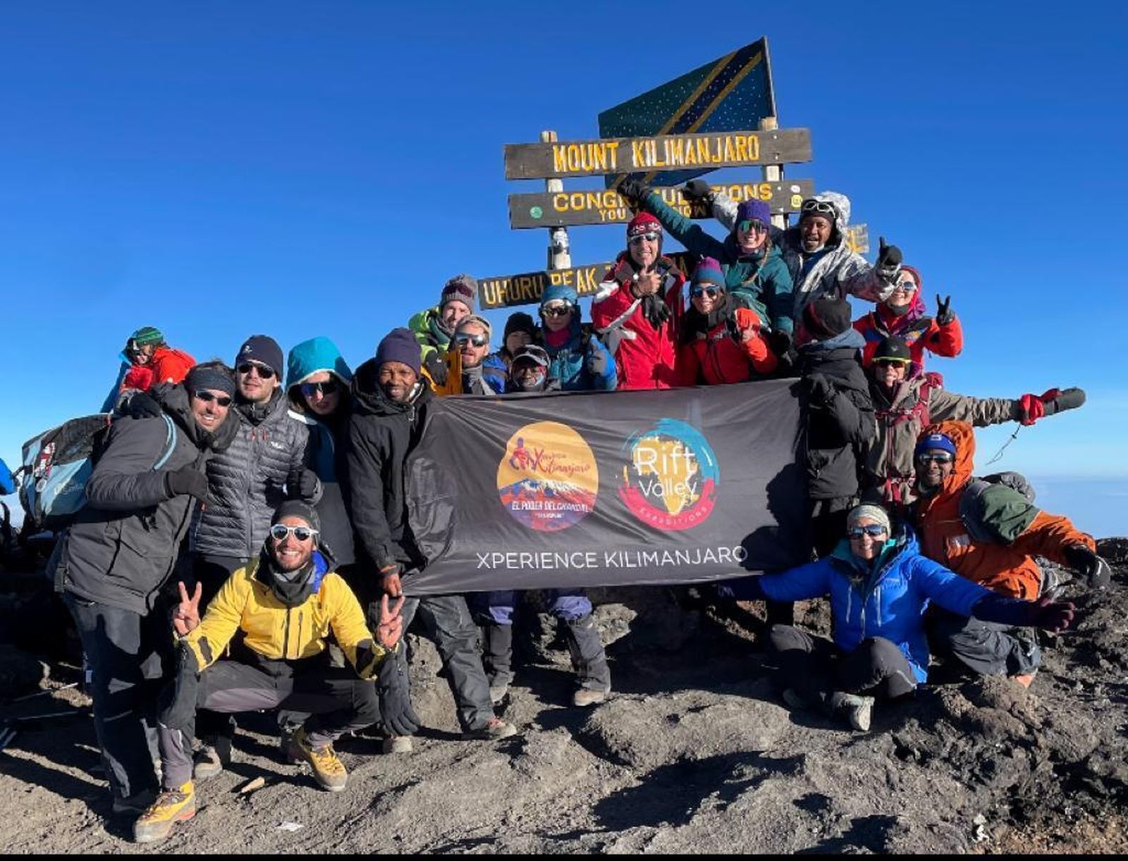 Expedición que ha subido al Kilimanjaro.