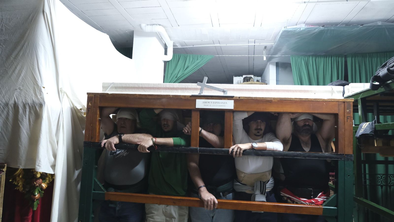 Las fotos del ensayo de Estudiantes para la Semana Santa de Almería 2026