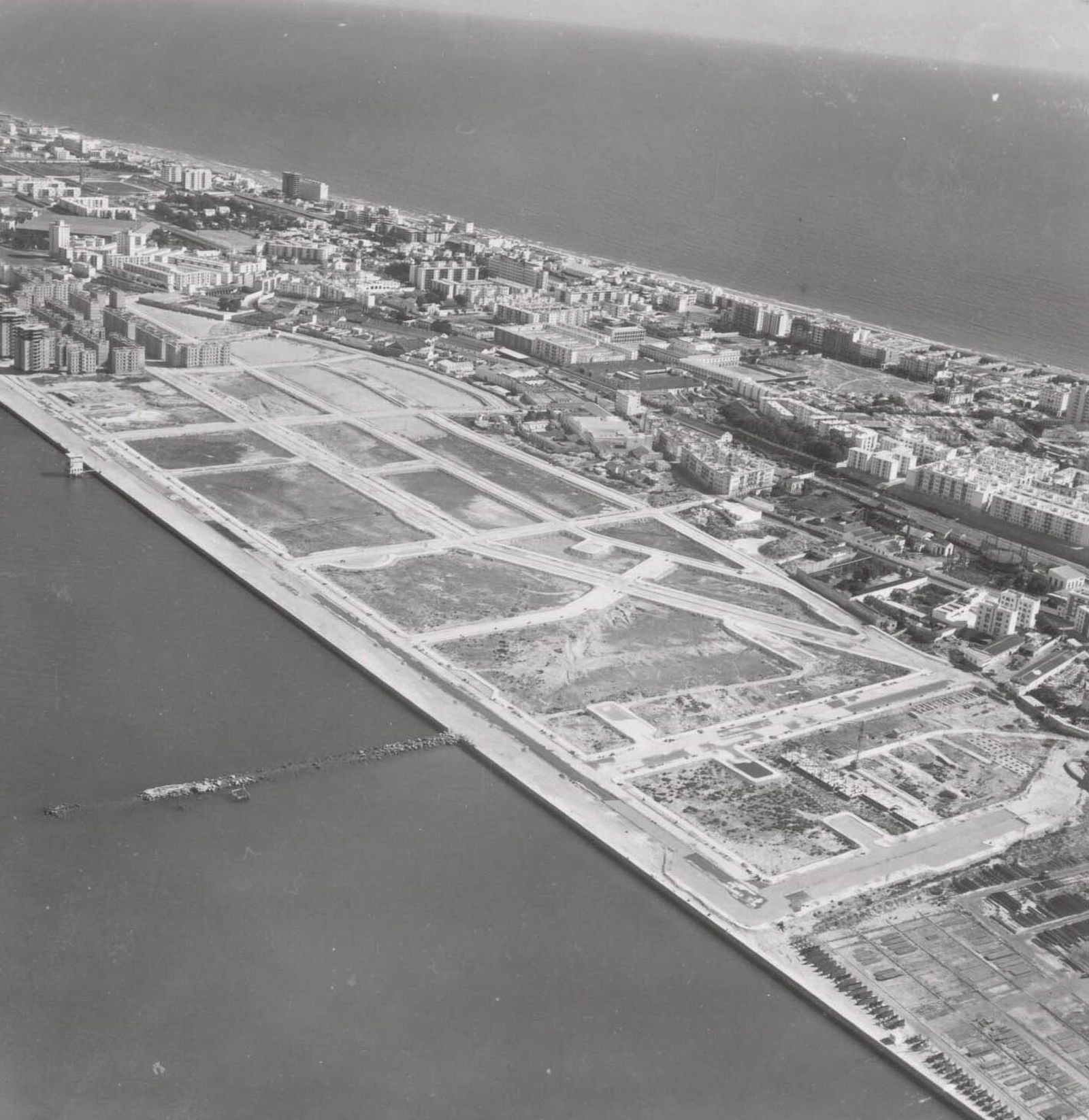 Así creció Cádiz a través de imágenes espectaculares