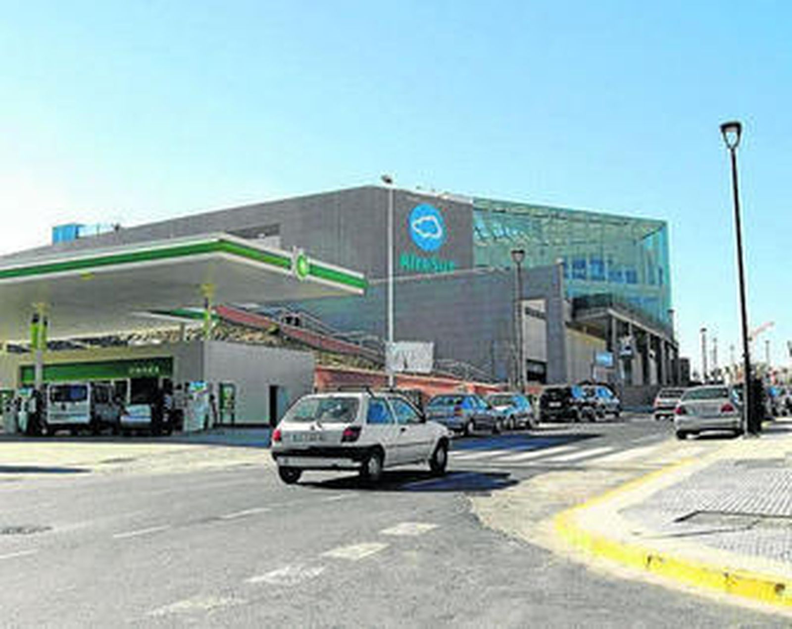 La parcela está junto Airesur.