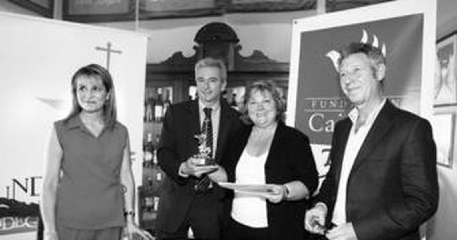 Directivos de la Fundación Bodegas Campos con Aurora Atoche, en el centro.