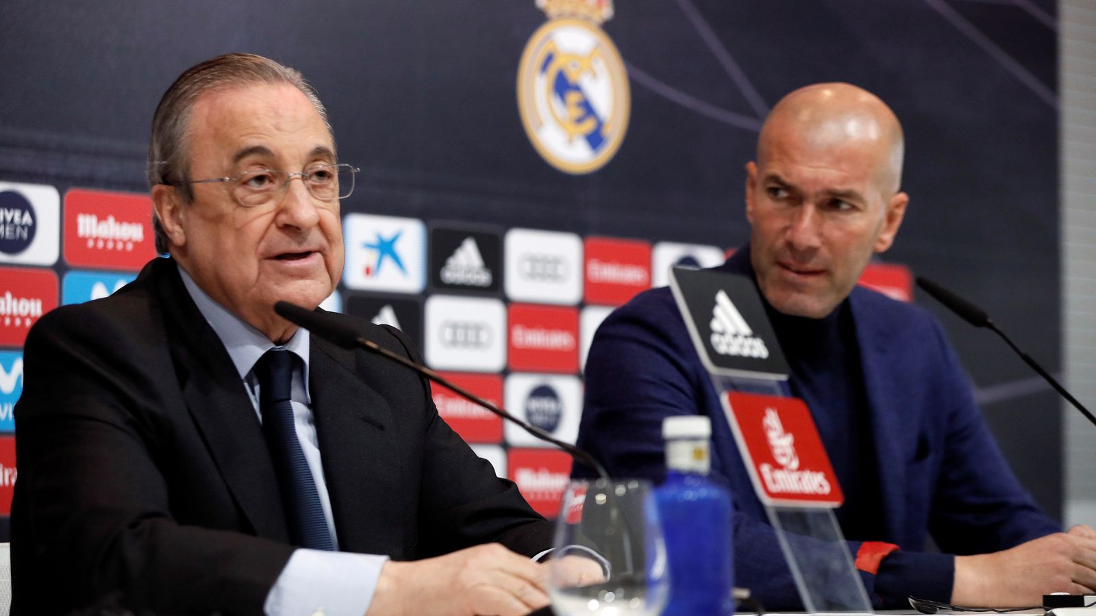 Florentino Pérez y Zidane, durante la rueda de prensa