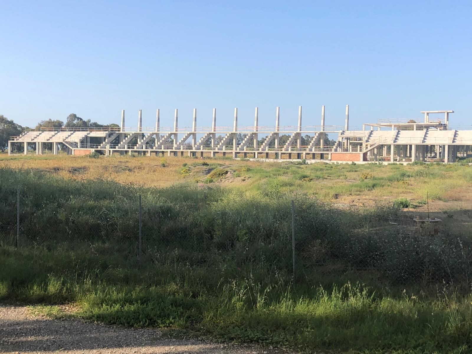 Las obras abandonadas de La Academia del Málaga en Arraijanal