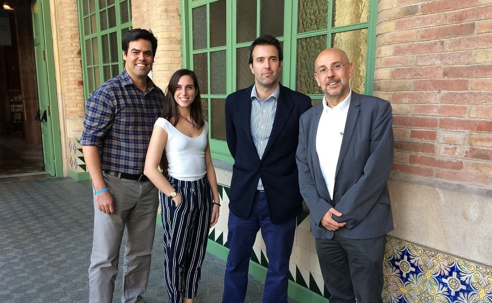 A la izquierda Rafael Mañez, impulsor de Remab Therapeutics, la spin off nacida del  Idibell, con parte de su equipo.