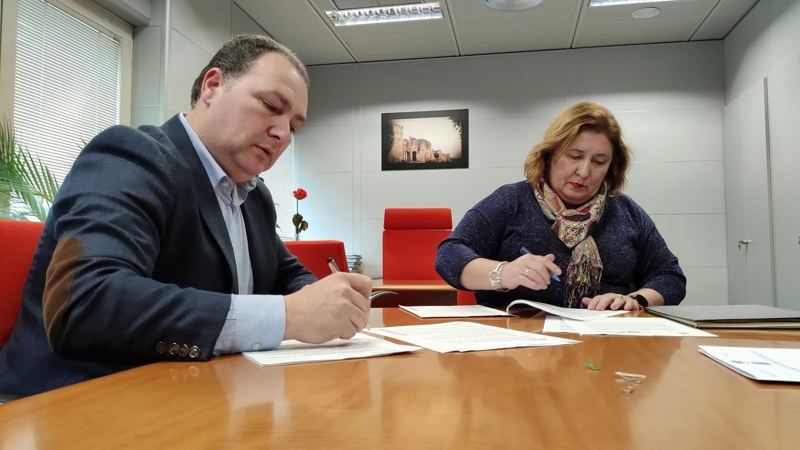 La Mancomunidad de Servicios de la Provincia de Huelva (MAS) y el Ayuntamiento de Aljaraque suscriben un convenio.